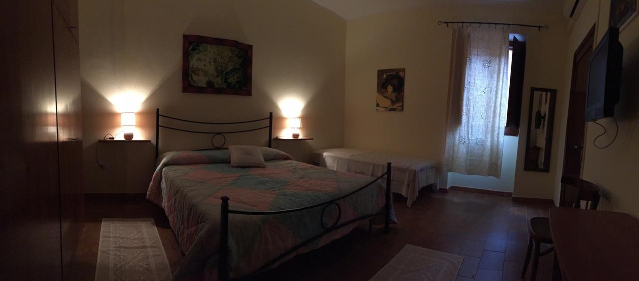 Bed & Breakfast Domus De Janas Sedini